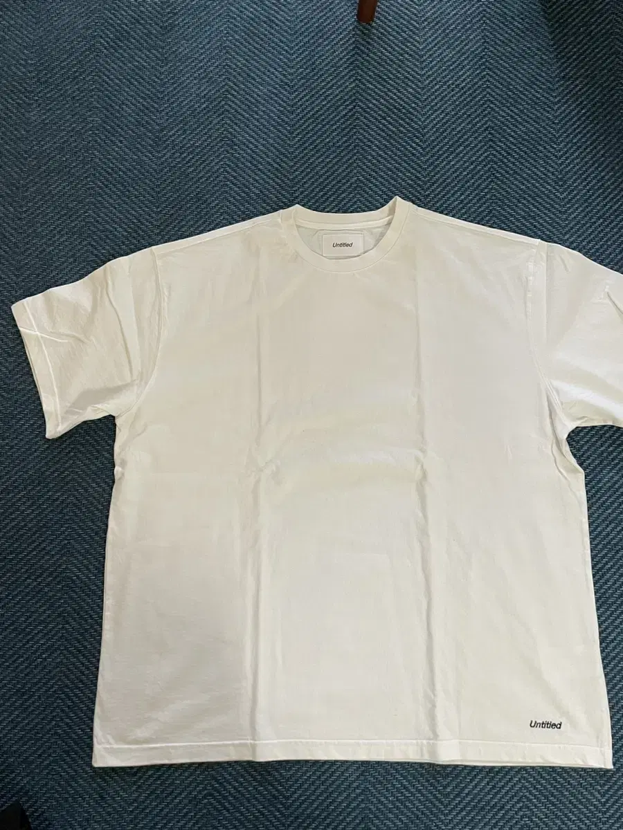 Untitled Plain Short Sleeve