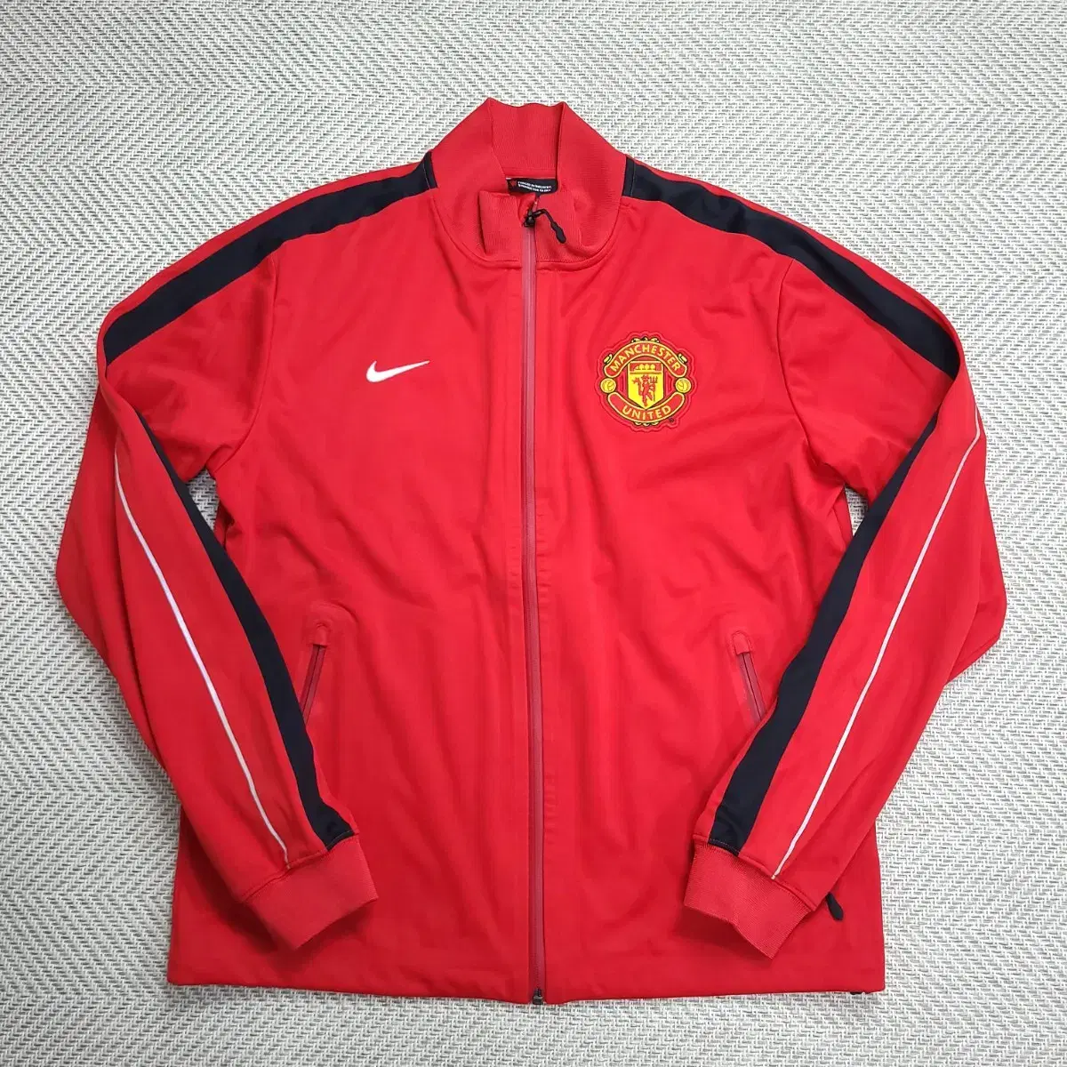 (L)Nike Manchester United Jersey Track Top New!Manchester United