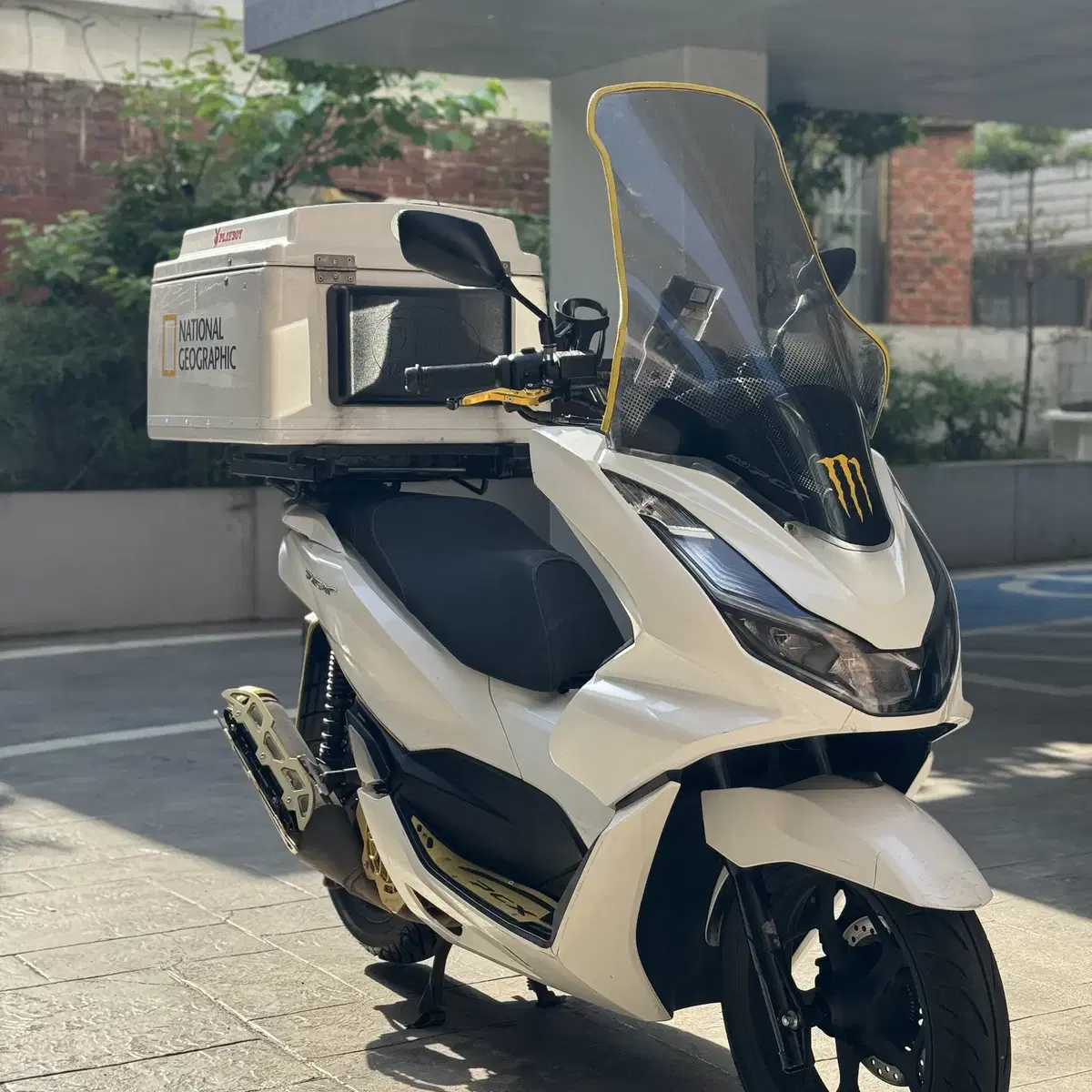 혼다 PCX 125CC 2021년식 ABS모델 저렴히 판매합니다.