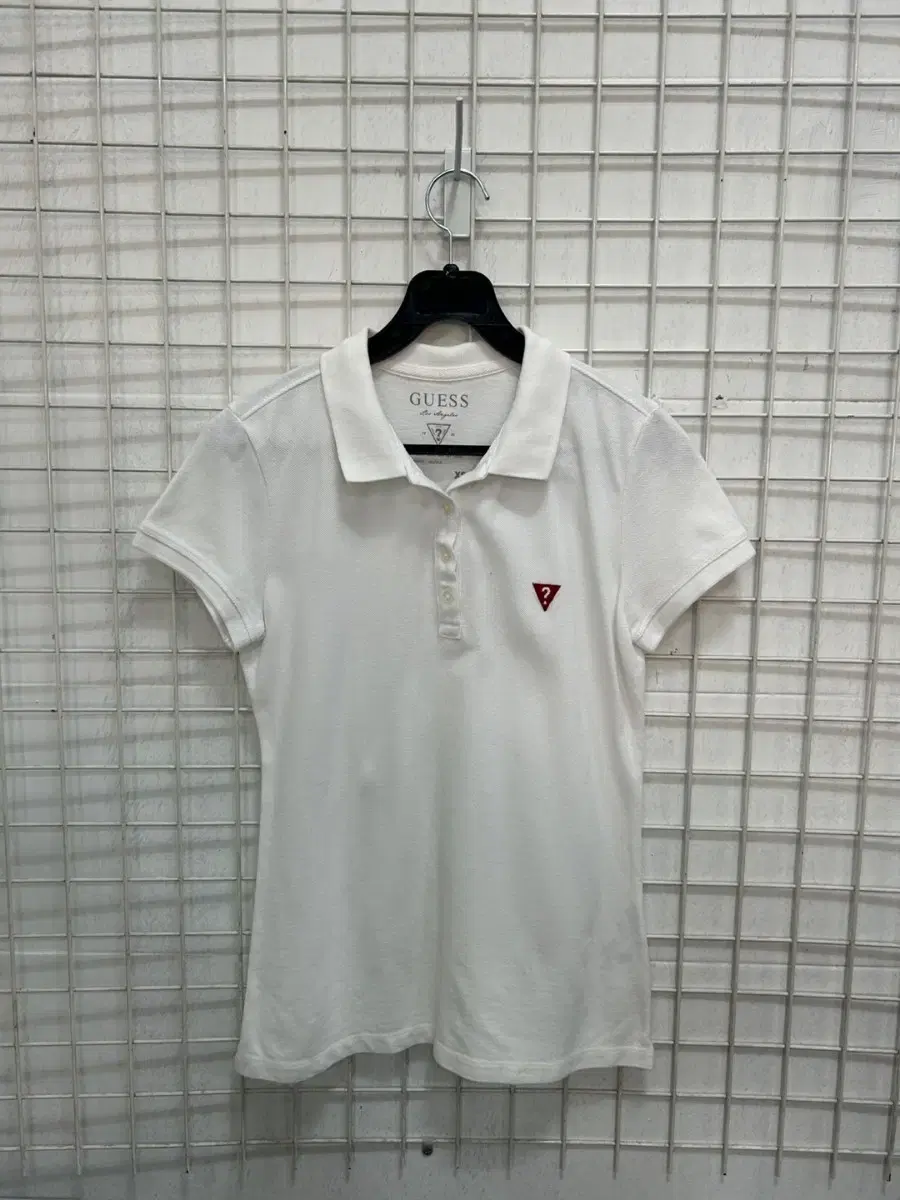 [GUESS] Women's Logo Kara Tee XS 85