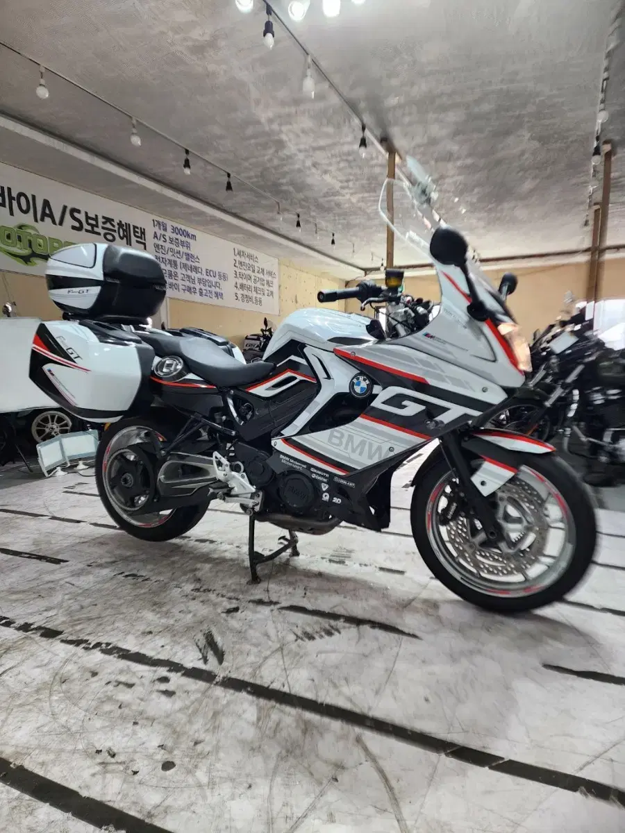 (BMW) F800GT 16년식 짧은키로수 부산울산대전충북마산경기거제인천