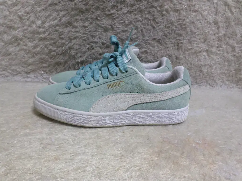 FLUROUGUGE 230 Puma Suede Classic Sneakers Used Shoes