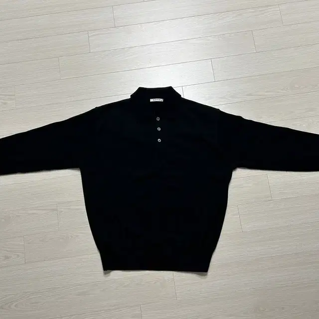 블랭크룸 COTTON POLO KNIT BLACK