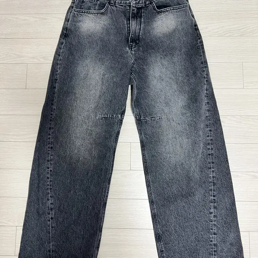 999휴머니티 CURVED HERITAGE DENIM PANTS 2사이즈