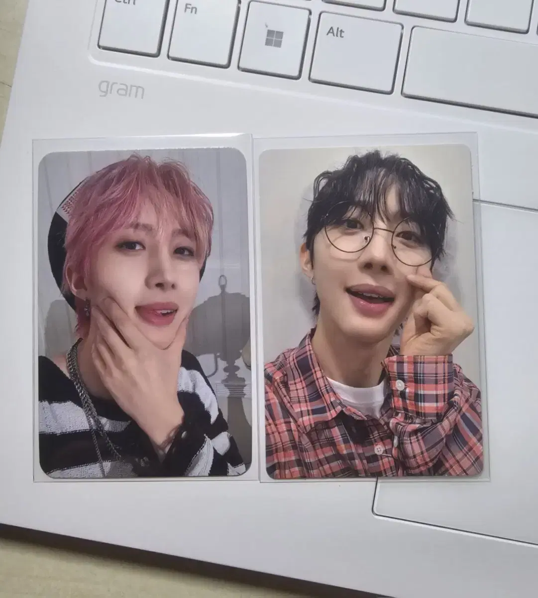 Sell in bulk to hui photocard (source)