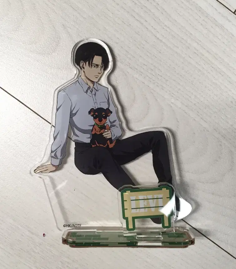 Levi, the giant of jin acrylic sells