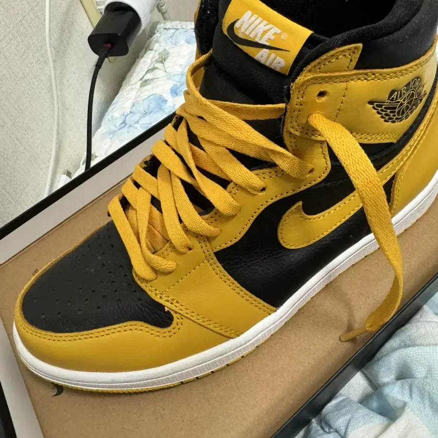 Jordan(조던) 1 Retro High OG pollen 265