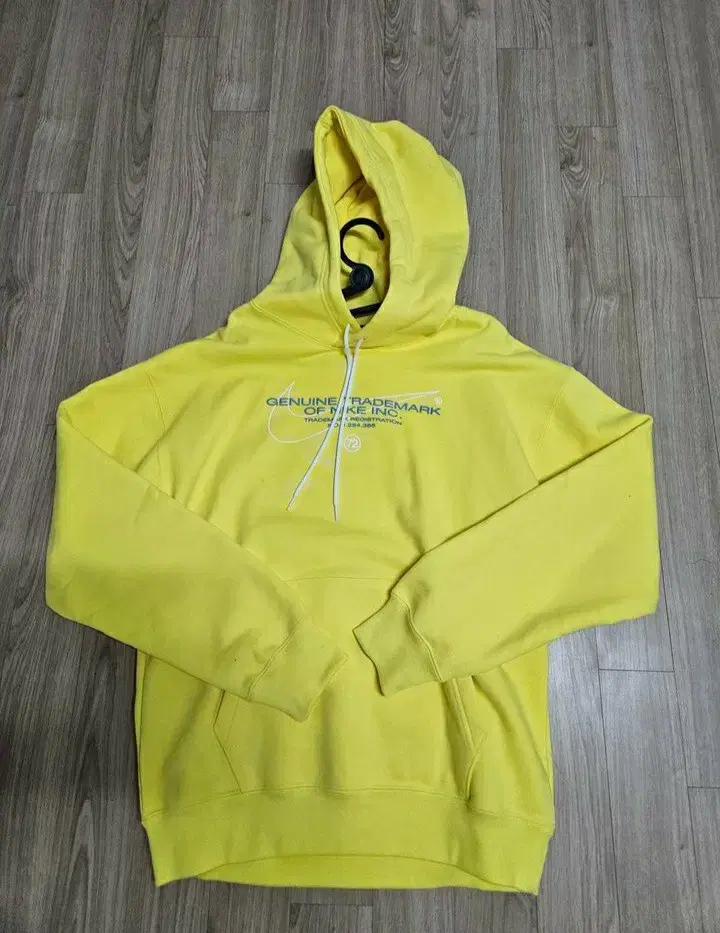 Nike SB Hoodie Authentic (Brand New) Size M Unisex