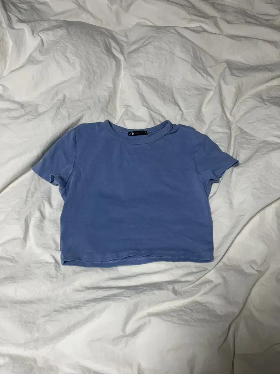 Zara sora blue crop tee