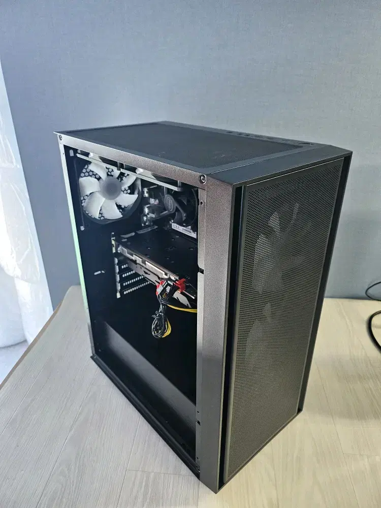 판매 ) 새케이스 깔끔한 I5-11400 RTX2060  게이밍 본체