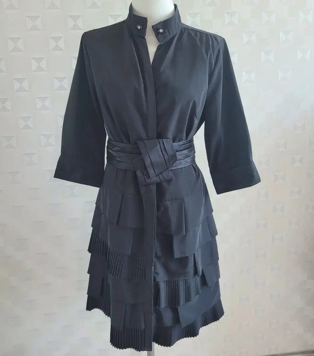 Trench coat with pintucks/66/77