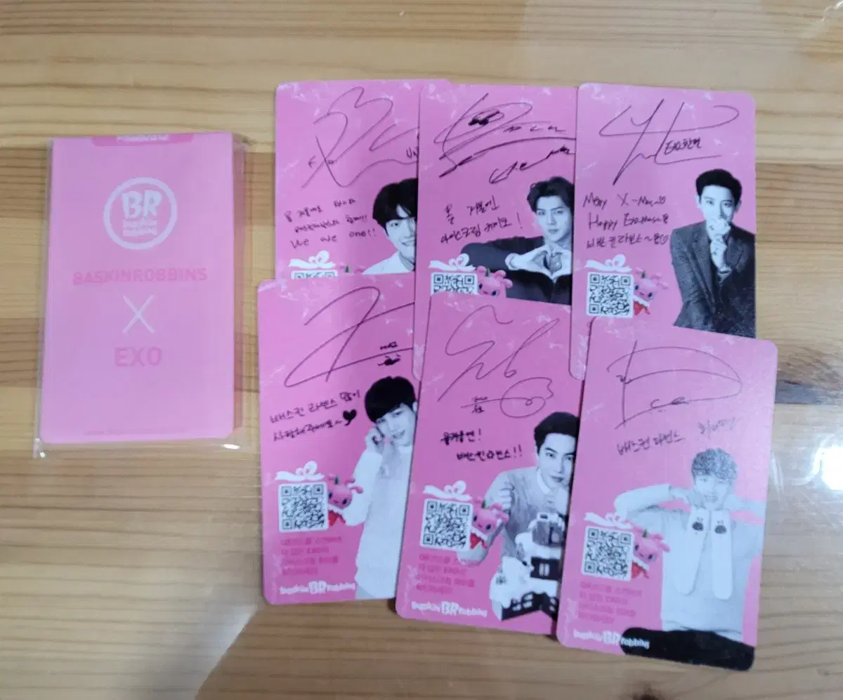 Exo Baskin Robbins sells photocard 