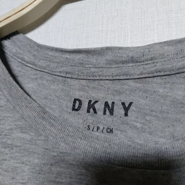 DKNY 정품 남여공용티셔츠 빈티지 빅로고 그레이 S 반팔