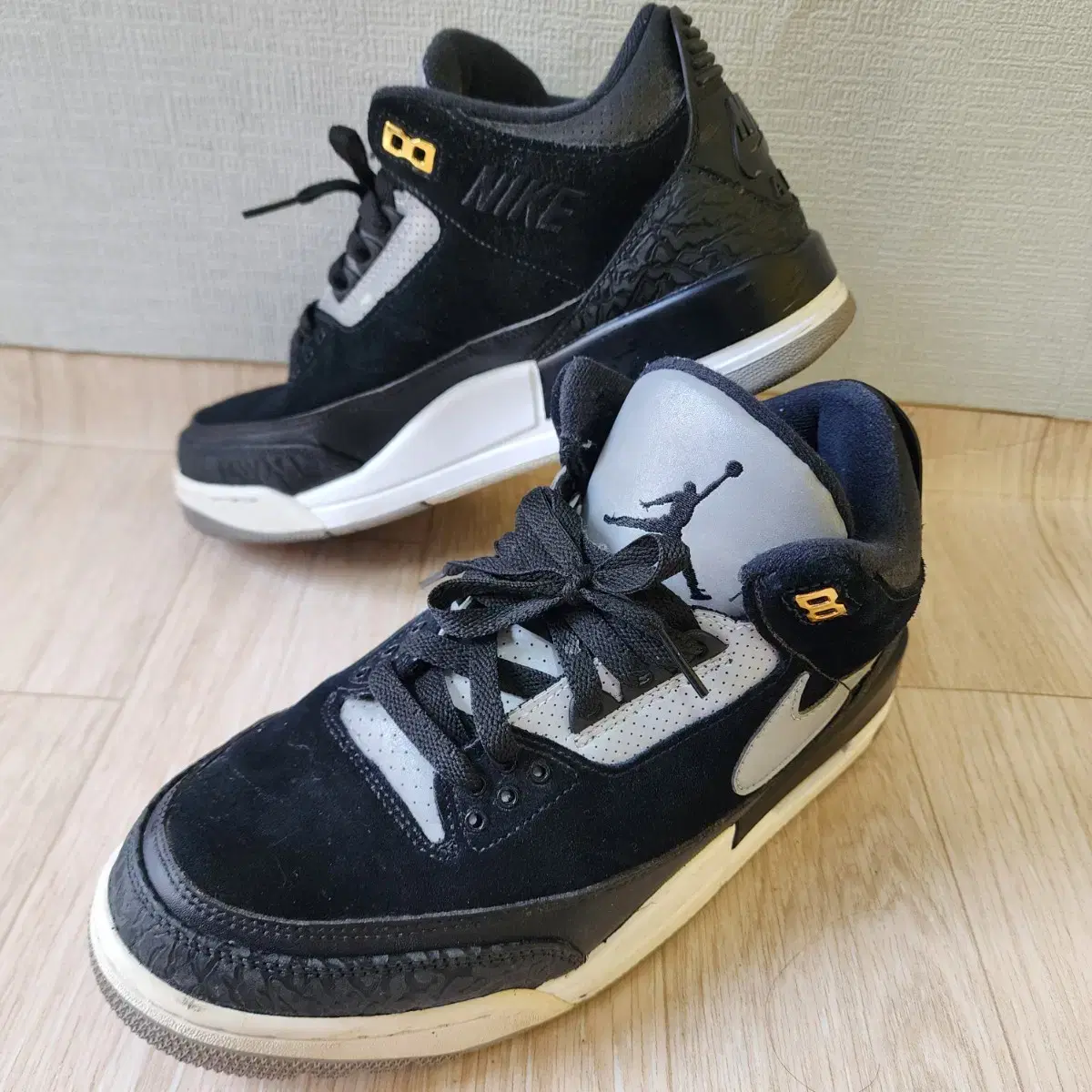 Jordan 3 Retro Tinker Black Cement Gold