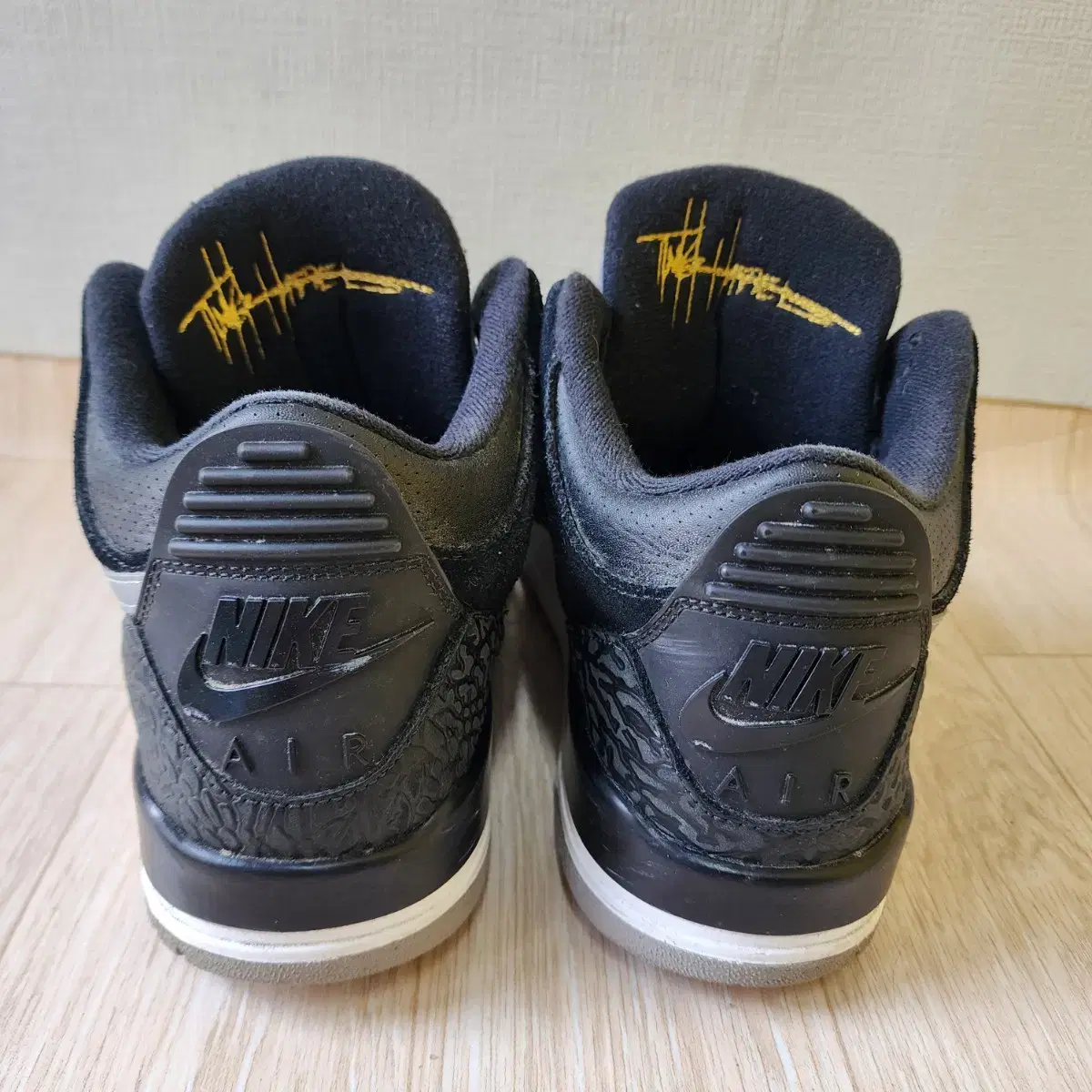 Jordan 3 Retro Tinker Black Cement Gold