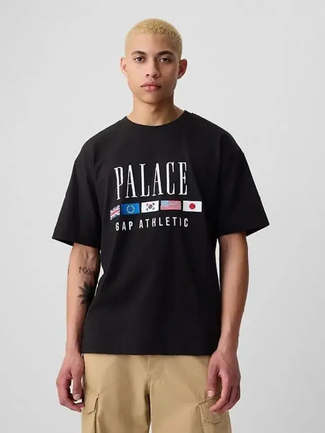 갭(GAP) X 팔라스(PALACE) 헤비 저지 플래그 티셔츠 블랙