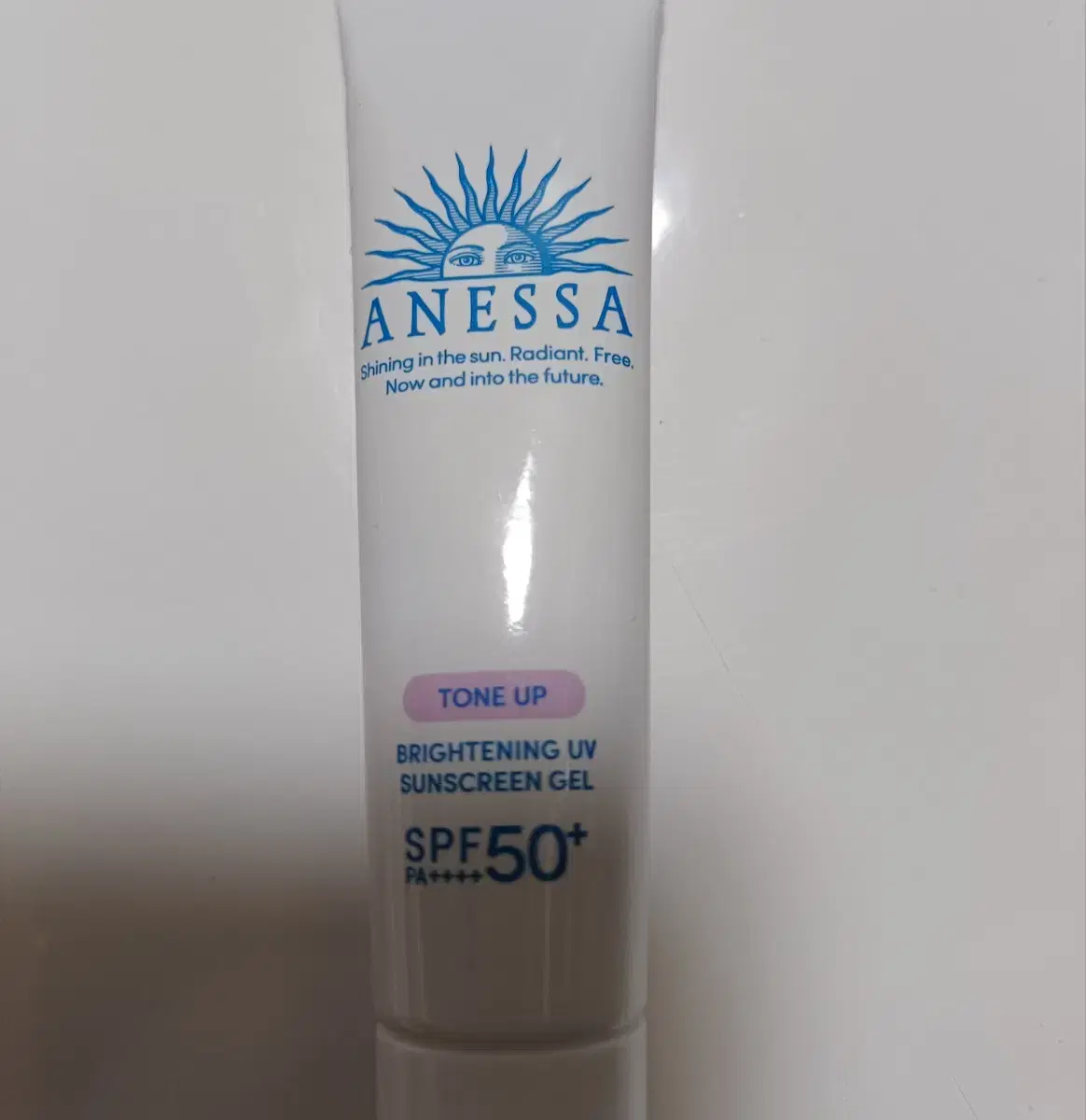 아넷사 브라이트닝 유브이 선스크린 젤 N 120g(SPF50+)