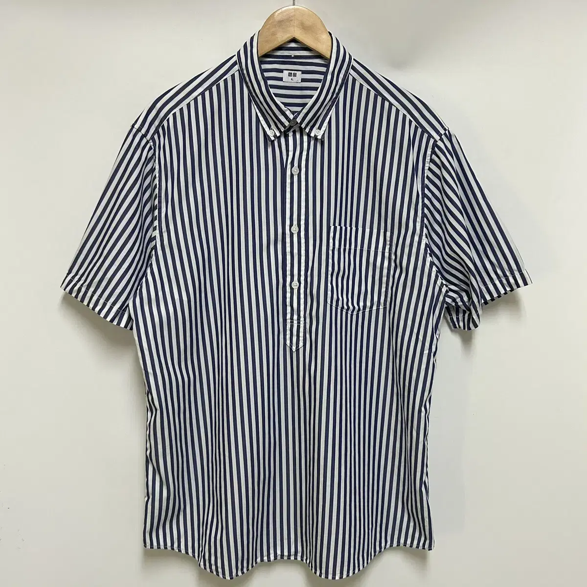 [Men 105]UNIQLO Half-button striped shirtMen