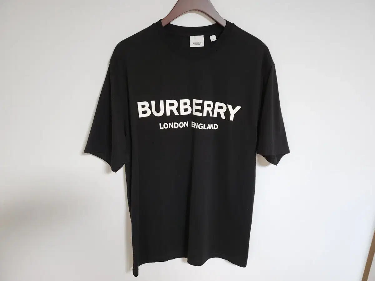 [L] Burberry London England Short Sleeve T-shirt 8026016