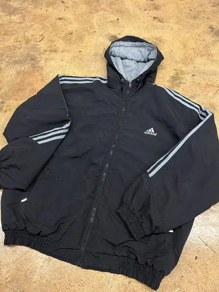 [authentic/105] adidas Oldschool Windbreaker