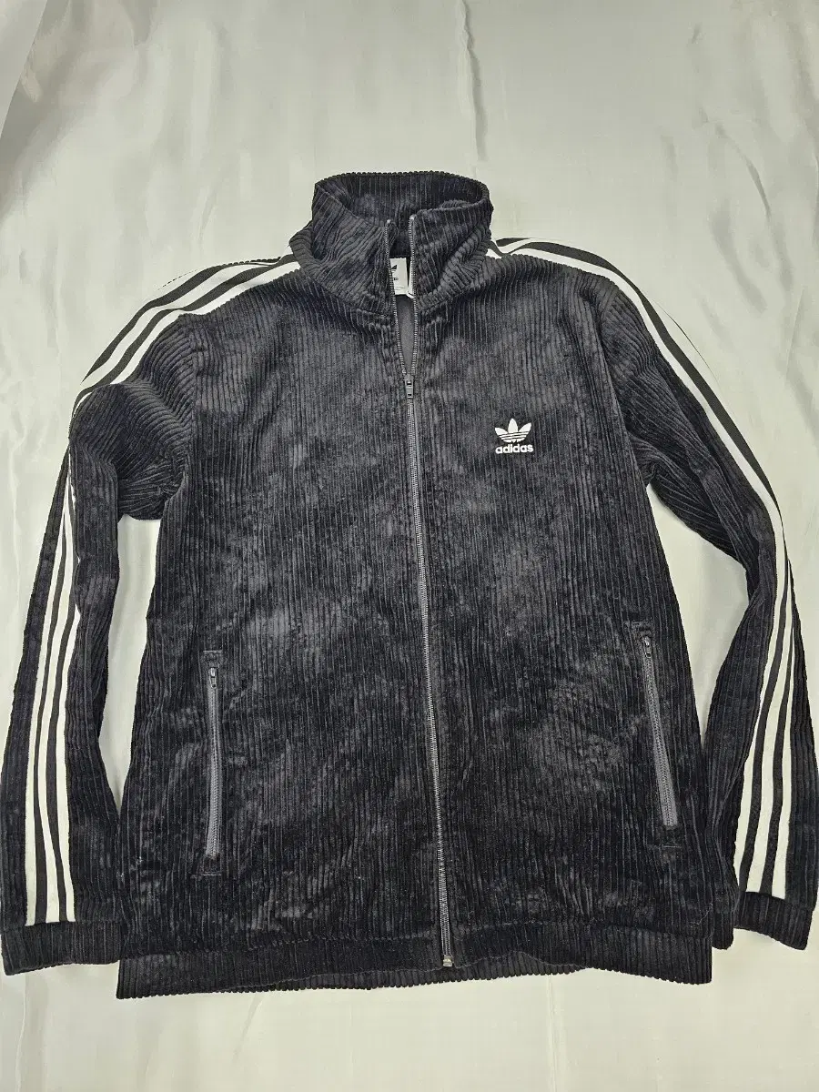 adidasScoDuroiTrakTop