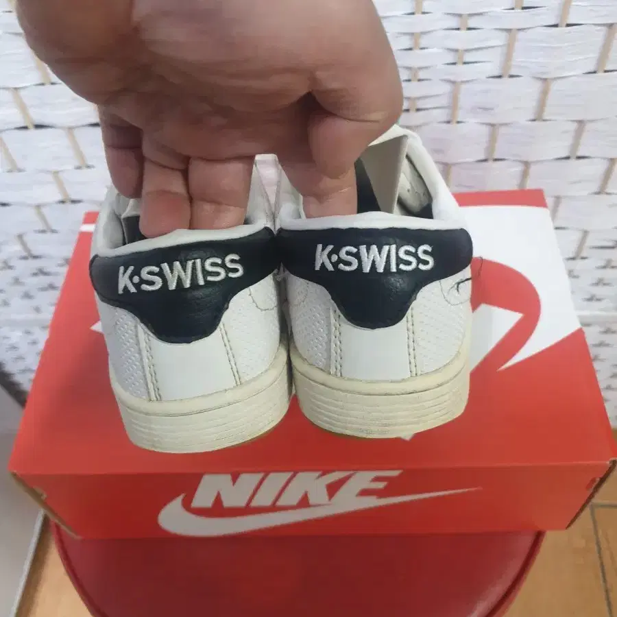 K.Swiss 케이스위스 캐주얼 스니커즈 250mm