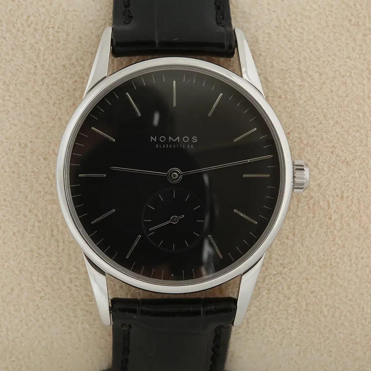 노모스 오리온 NOMOS Orion 블랙 다이얼 수동 시계 Ref.307