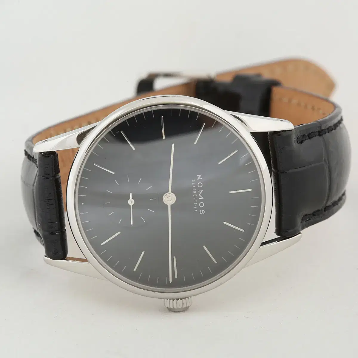 노모스 오리온 NOMOS Orion 블랙 다이얼 수동 시계 Ref.307