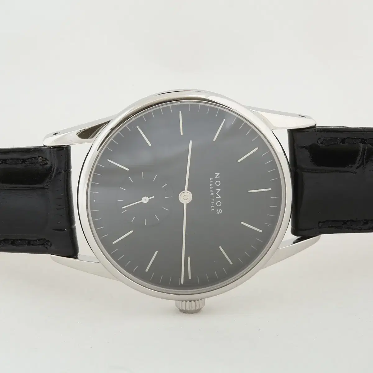 노모스 오리온 NOMOS Orion 블랙 다이얼 수동 시계 Ref.307