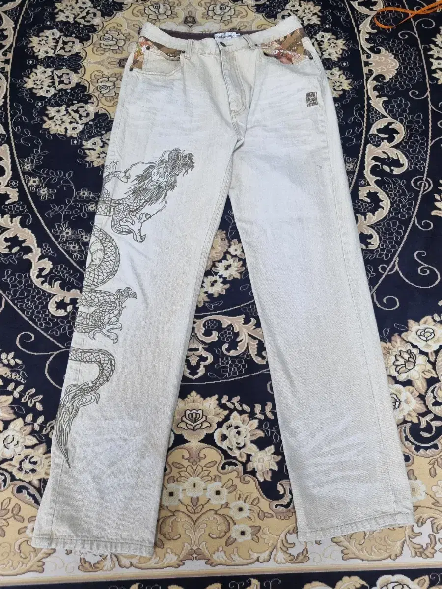 Karakuri Tamashi embroidered pants