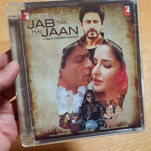 샤룩칸의 Jab tak hai jaan OST CD 팝니다.