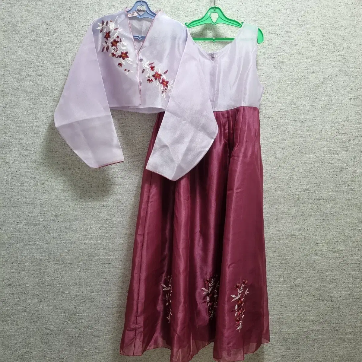 D486 Women's Hanbok Set