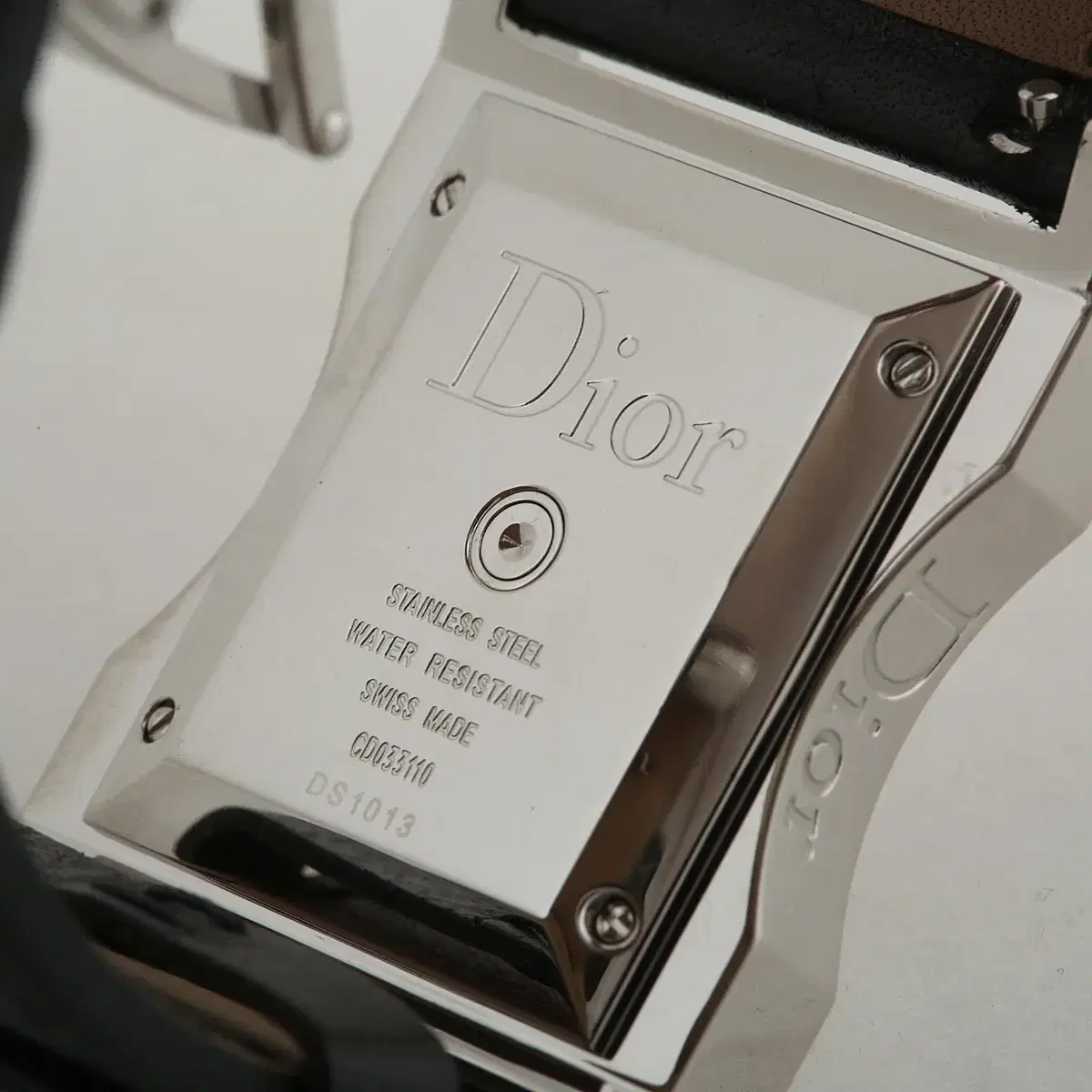 디올 크리스 Dior Chris 실버 다이얼 사각 쿼츠