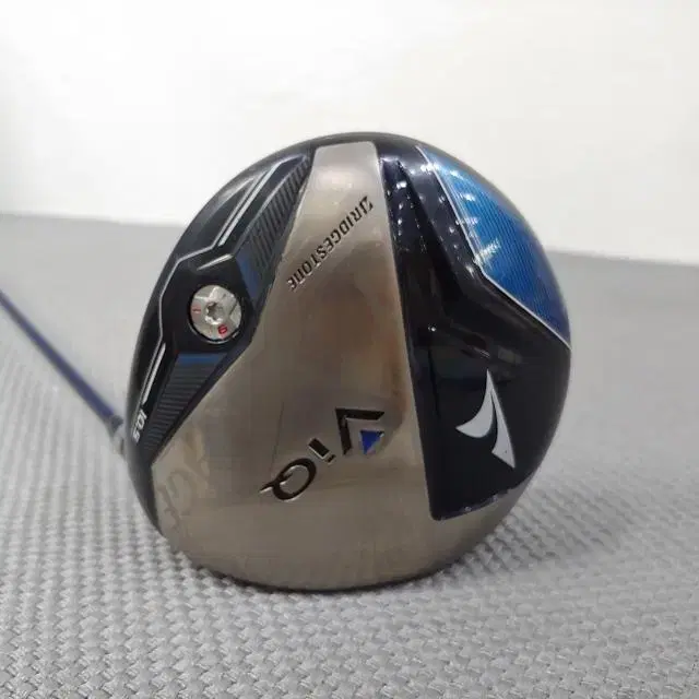 Good condition 16-year-old Bridgestone VIQ 10.5-degree driver VT-506W S