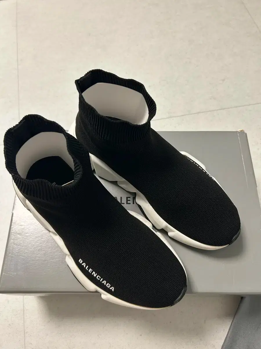 Balenciaga Speedrunner36