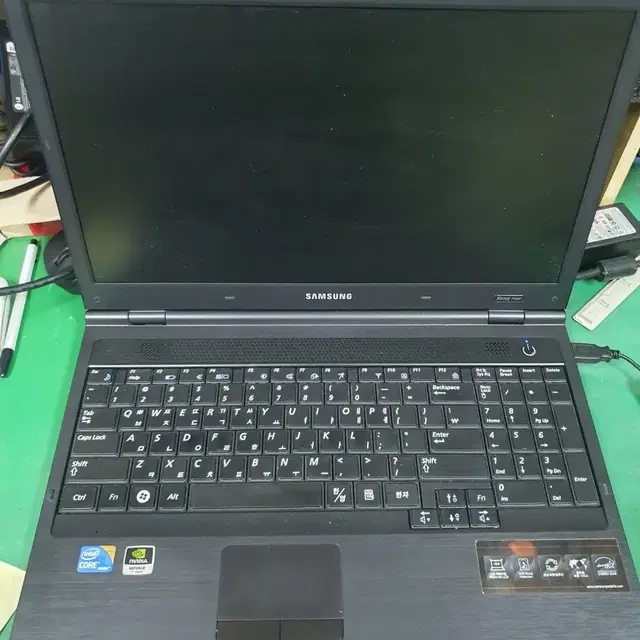 삼성 NT-P580 노트북.