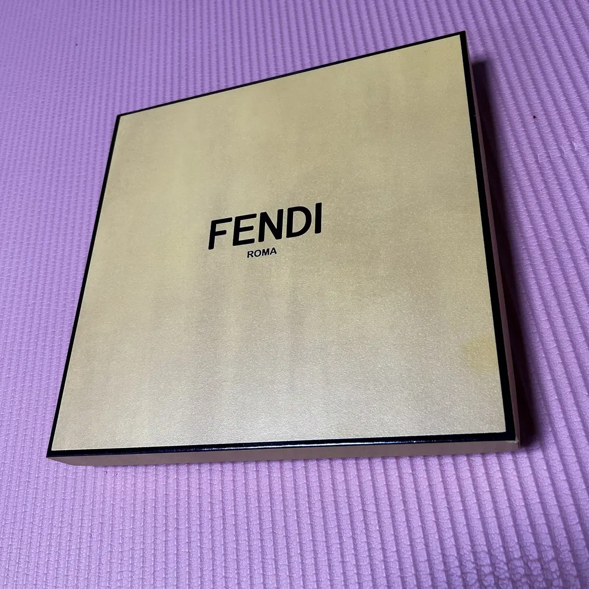 펜디 FENDI 포장 박스 판매합니다.  - 사이즈 : 24.5-24.5