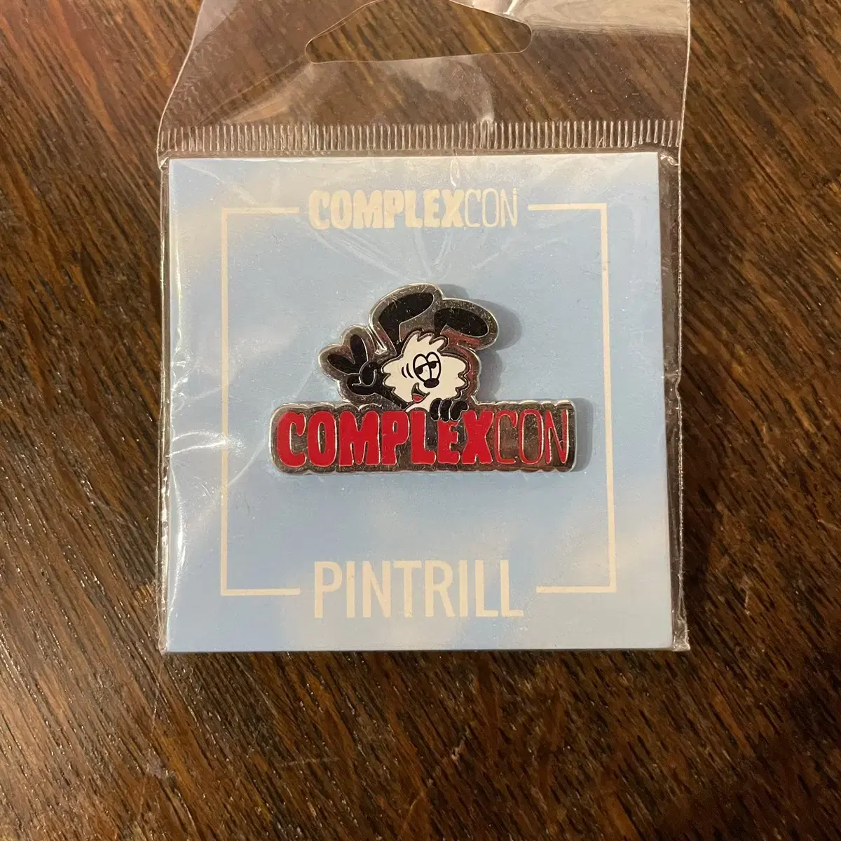 컴플렉스콘 핀뱃지complexcon