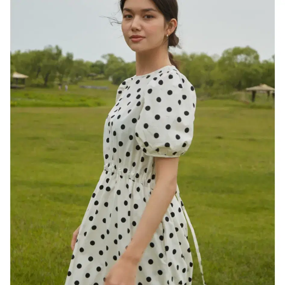 아무르 Cotton coy dress_white