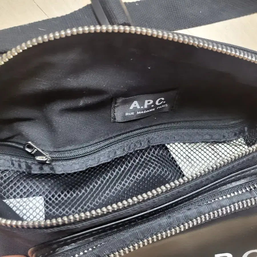 A.P.C 아페쎄 힙쌕 가방