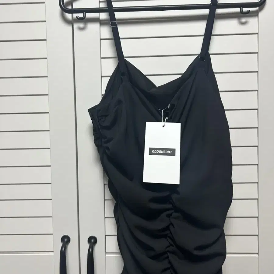 오드원아웃(oddoneout) Shirring onepiece_black