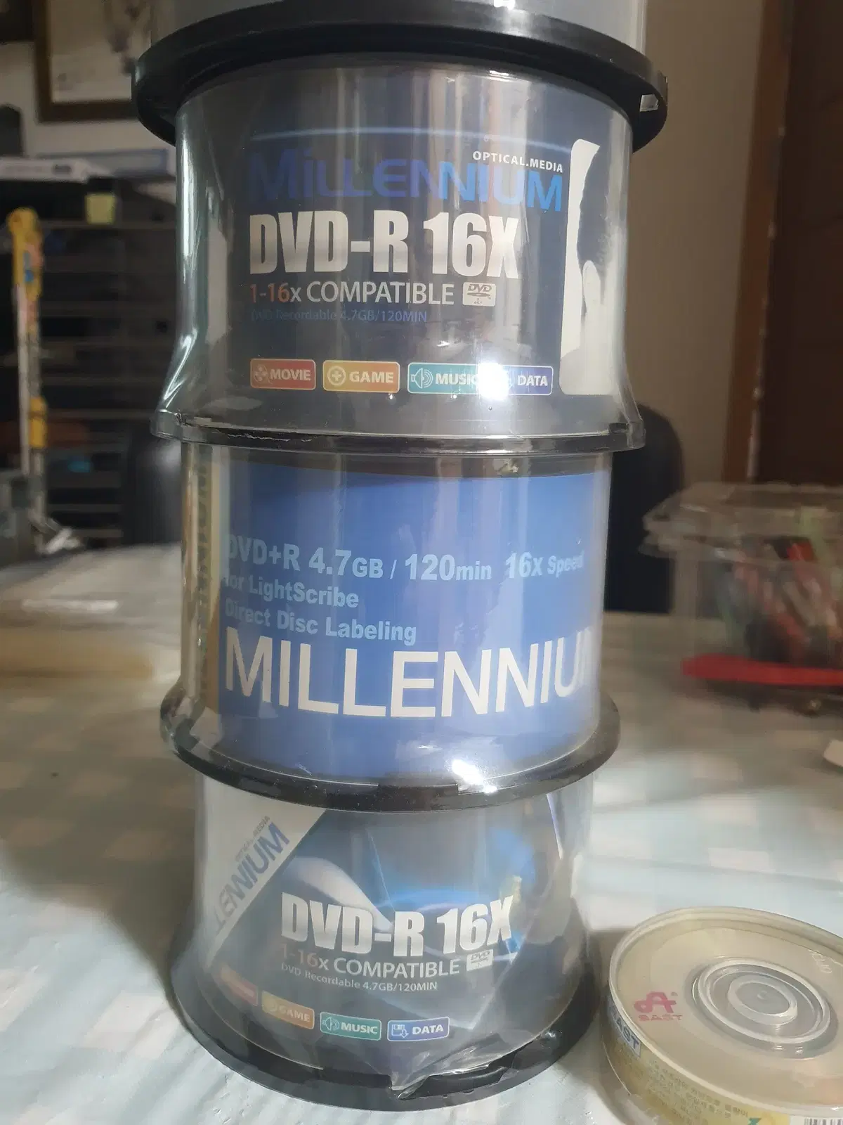 millennium dvd+r 16x 4.7GB , lightscribe