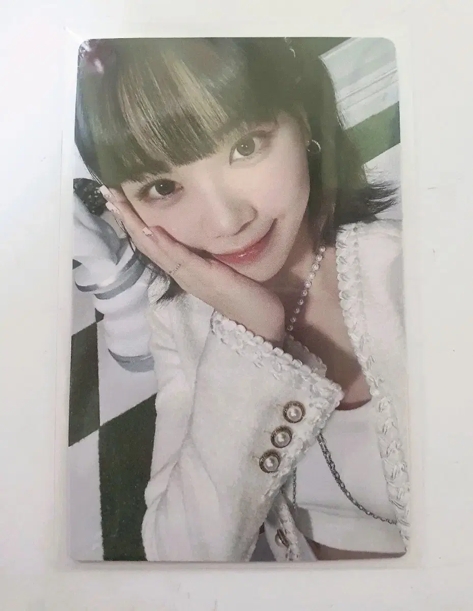 Le sserafim kim chaewon Antifragile Unforgiven Japan broadcast photocard WTS