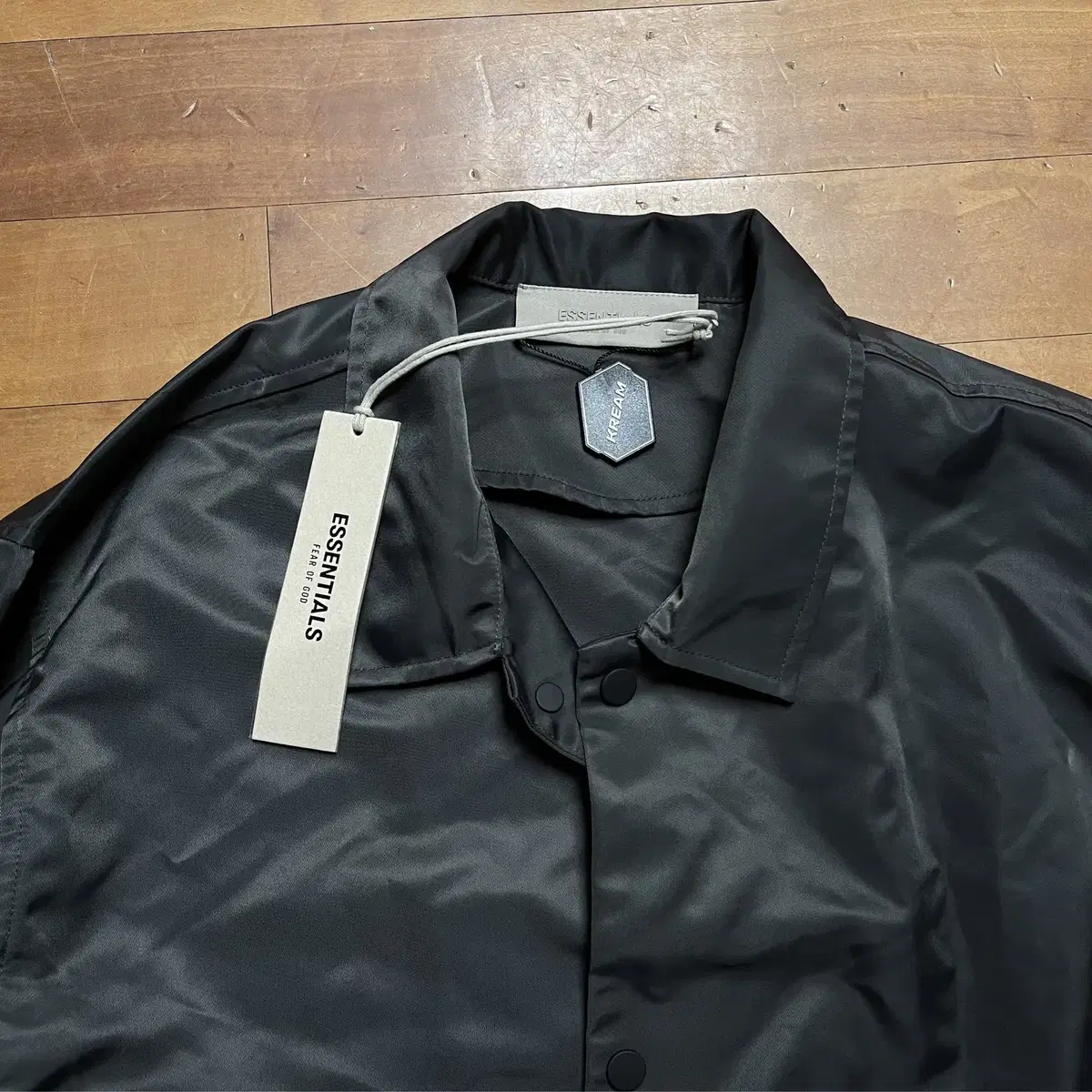 Essentials coach jacket 아이언 컬러