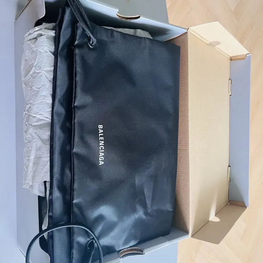 [280-285] 새상품 Balenciaga track2