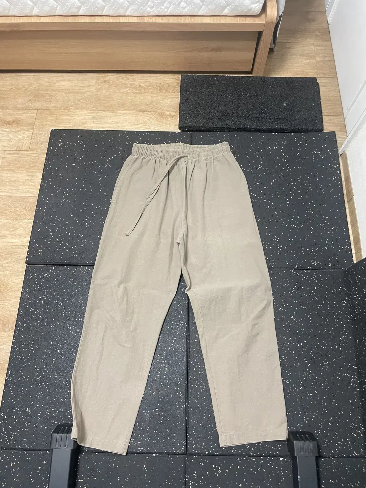 Khaki slacks-feel cotton pants M