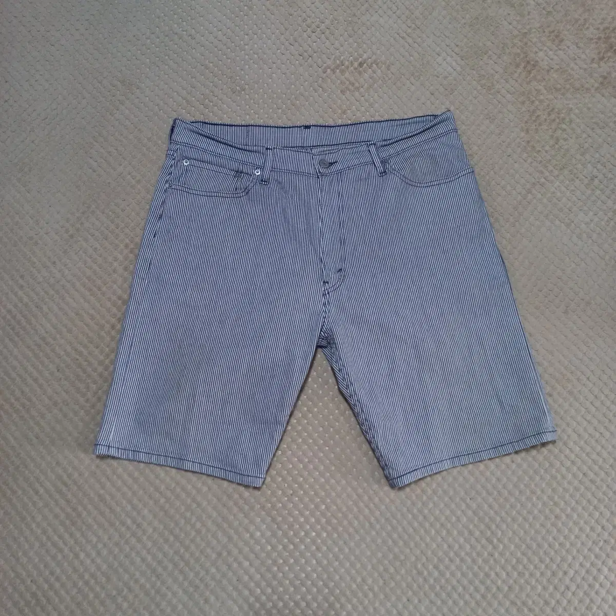 (36) Levi's vahn