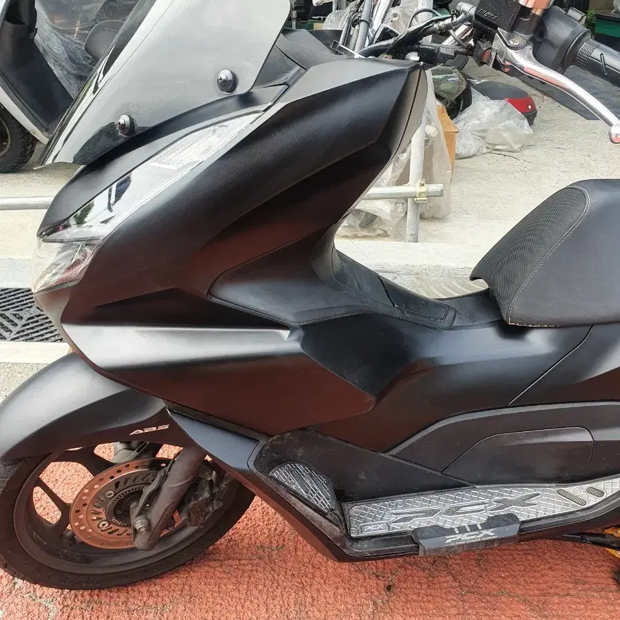 PCX 21년식 팝니다.