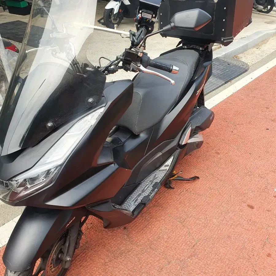 PCX 21년식 팝니다.