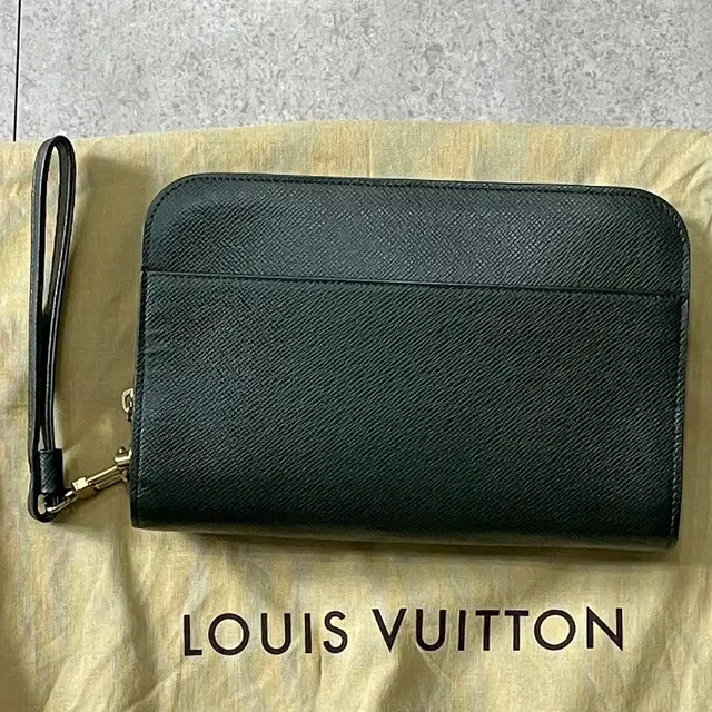 정품 / Louis Vuitton / 루이비통 타이가 레더 포쉐트 바이칼